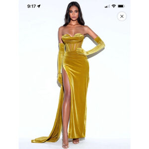 Women's Miss Circle Gold Velvet Gown Dress Size S